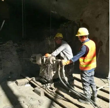 红坪镇水下抗分散灌浆料特点 水下不分散注浆料介绍